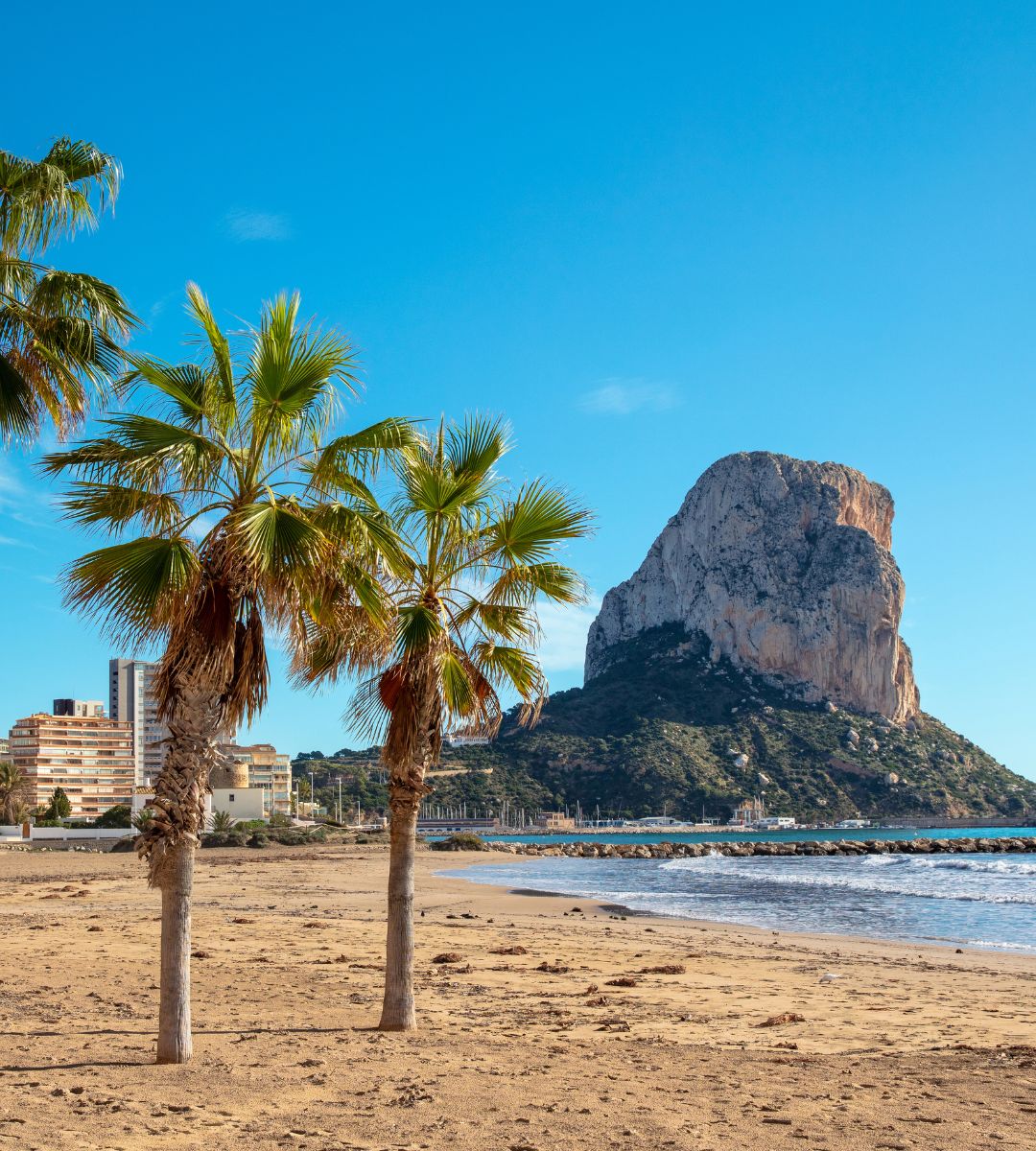 Calpe – gdzie leży, co zobaczyć i dlaczego warto tam jechać na wakacje