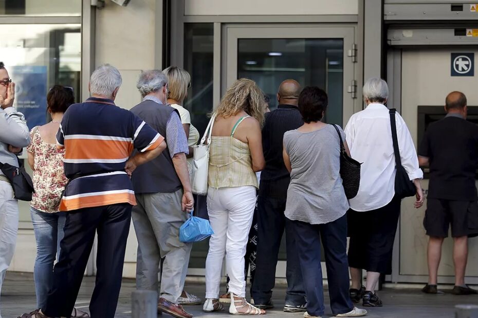 Trzymajcie gotówkę w domu - alarmujące oświadczenia wstrząsnęły Europą