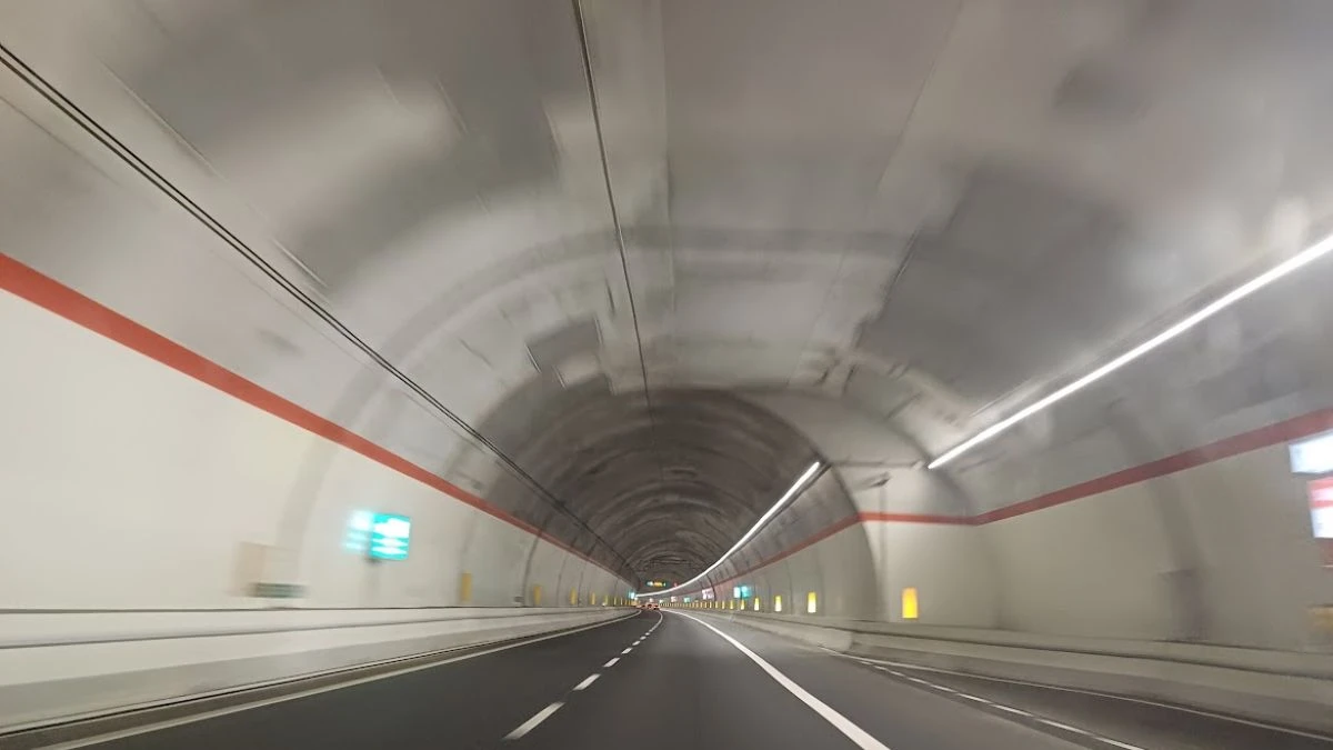 Najdłuższy drogowy tunel świata