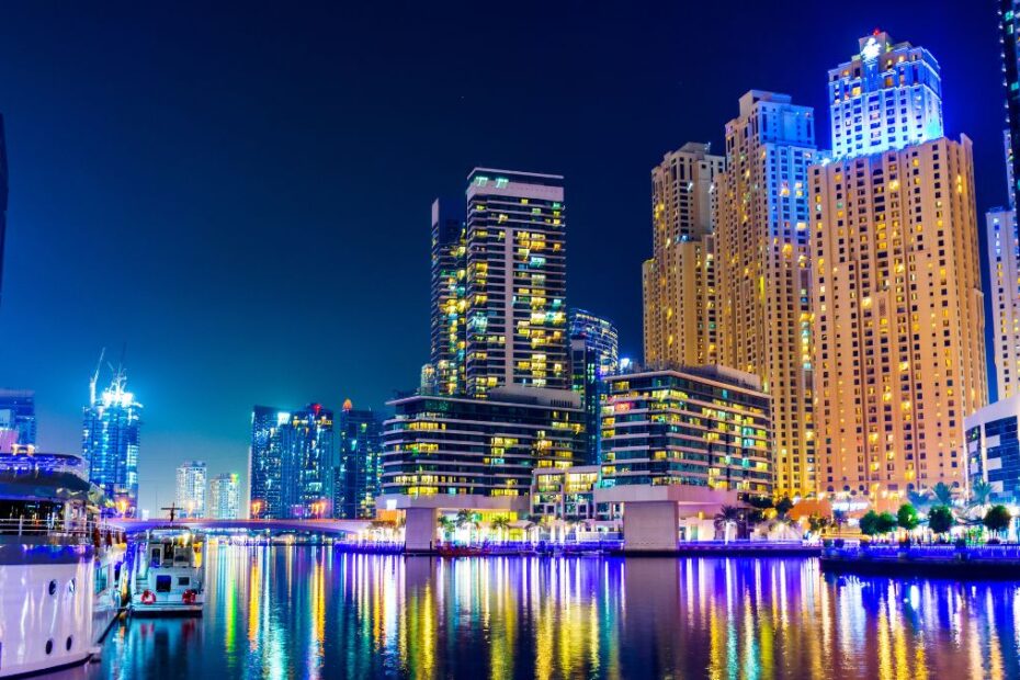 MSZ odradza podróże do Dubaju Fto: Dubaj nocą