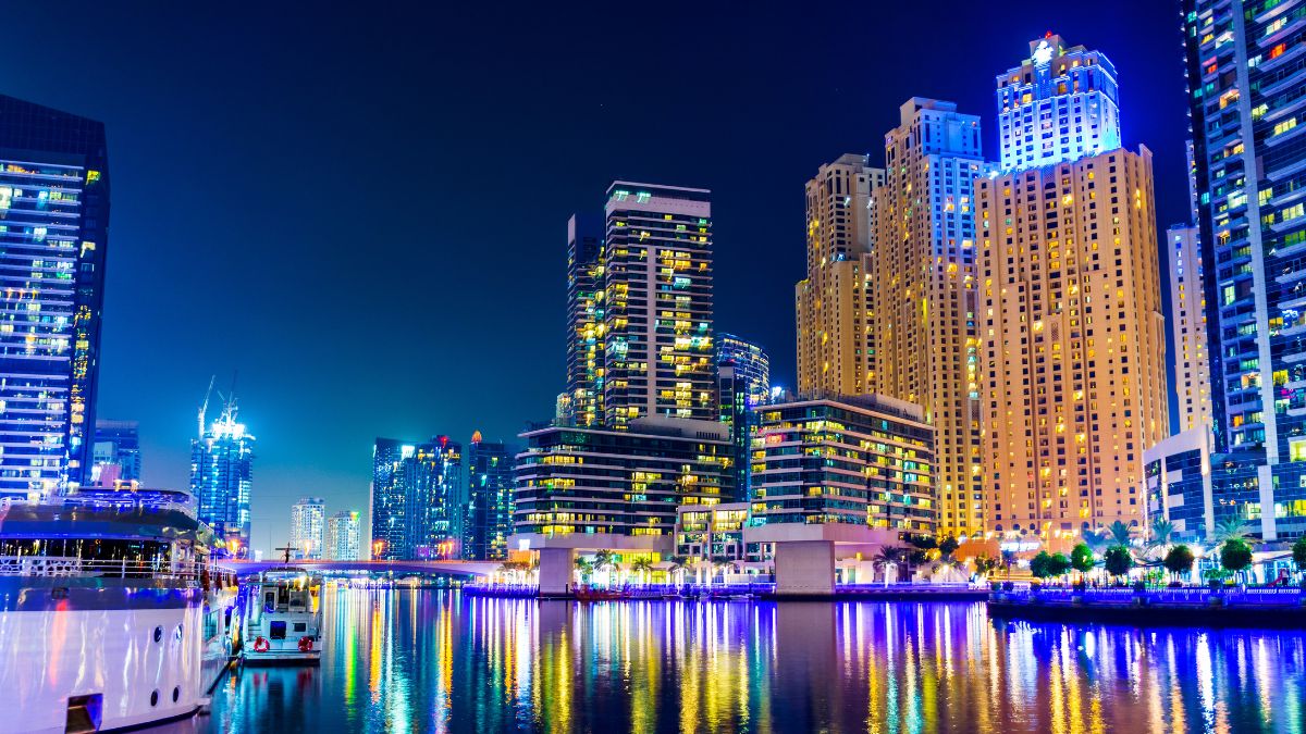 MSZ odradza podróże do Dubaju Foto: Dubaj nocą