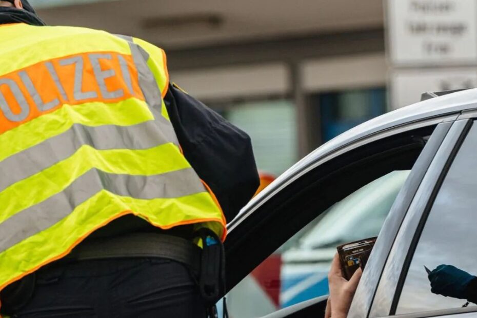 Przewóz gotówki w Unii Europejskiej Foto: Policja federalna kontrola na granicy