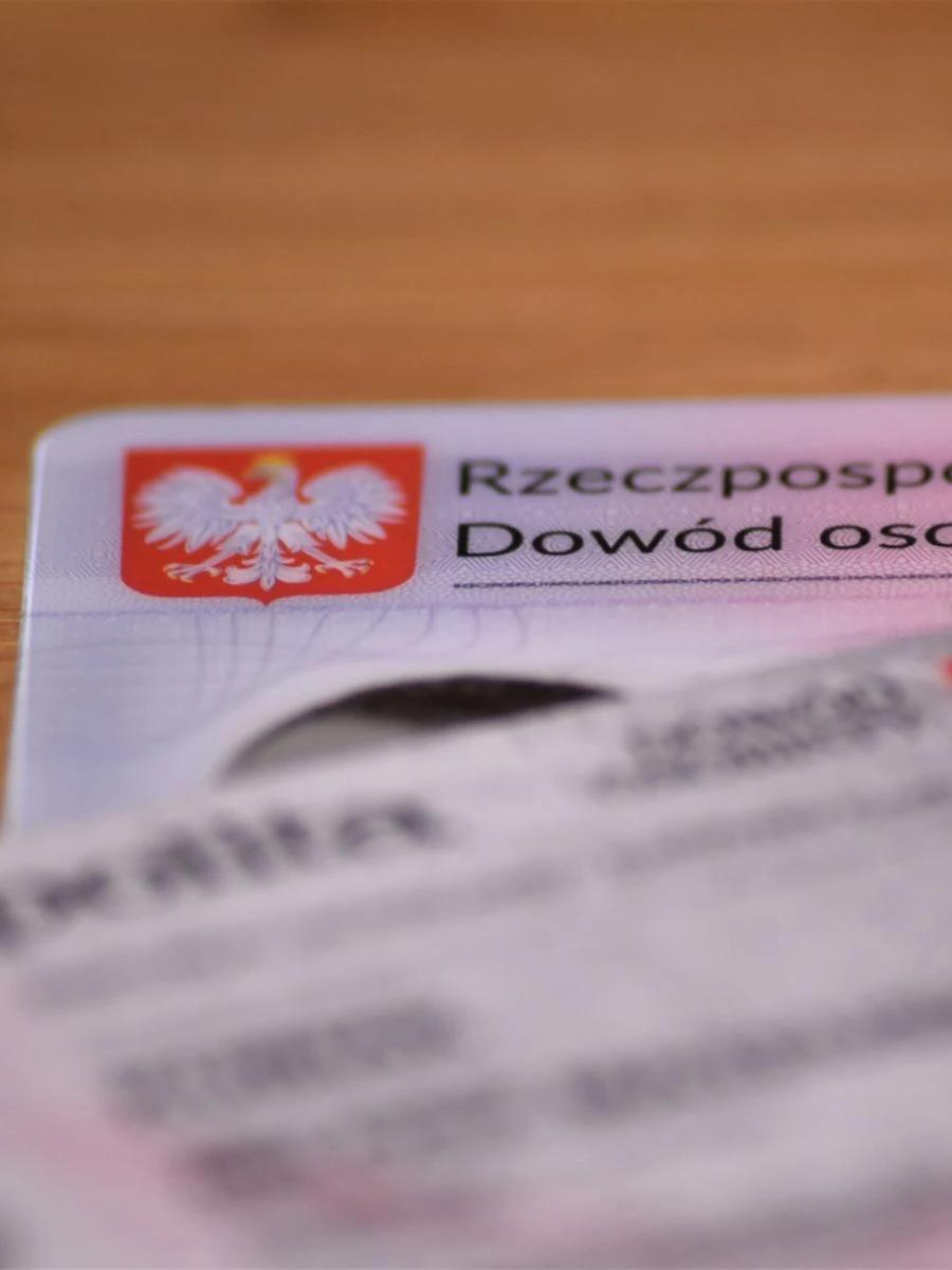 Nowe przepisy o powołaniu do wojska a pobyt za granicą