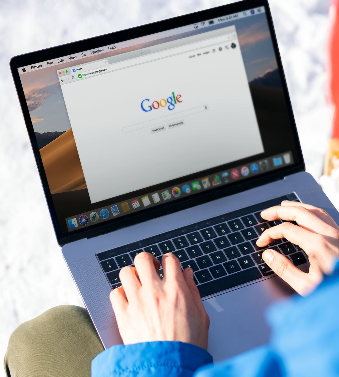 Jakich słów nie wpisywać w Google