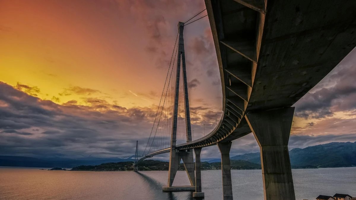 Włosi zbudują najdłuższy most wiszący świata Foto: most wiszący