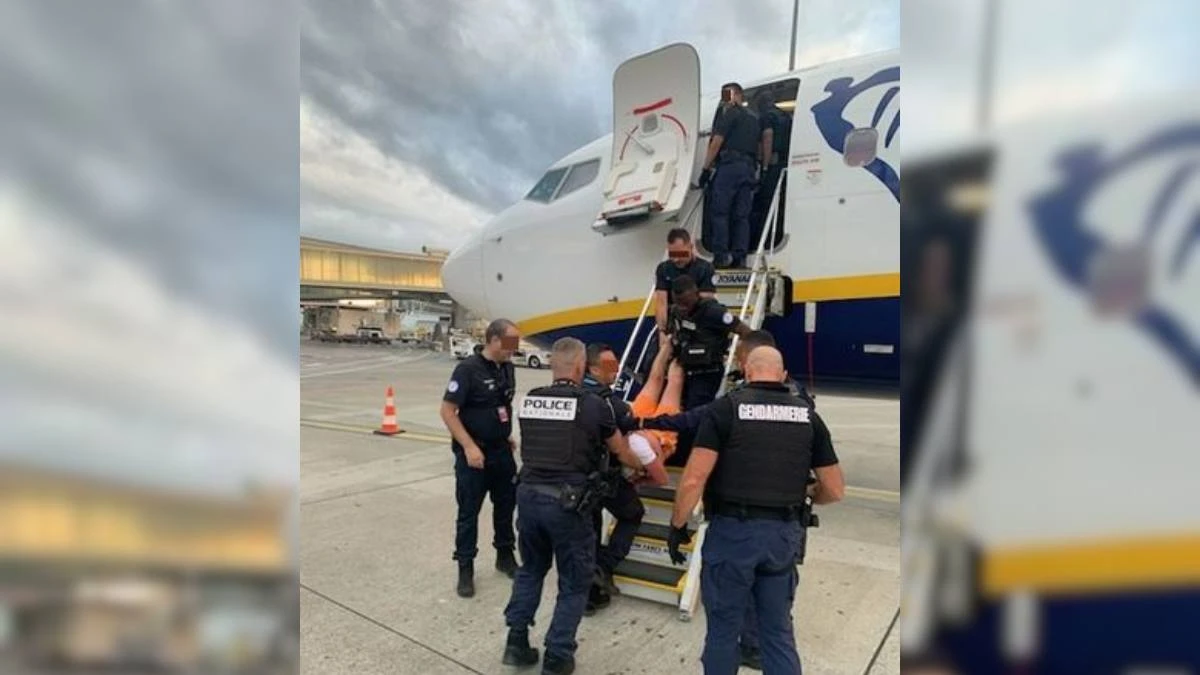 Panika na pokładzie Ryanair: pasażer próbował otworzyć drzwi i wyskoczyć z samolotu w trakcie lotu