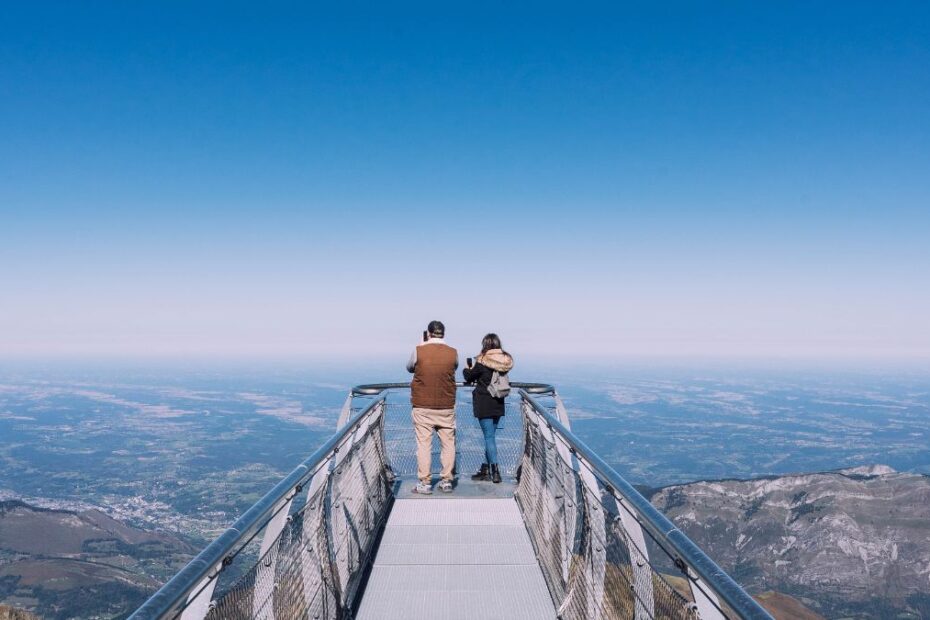 Europejska stolica bez lotniska i stacji kolejowej Foto: taras widokowy w Andorze