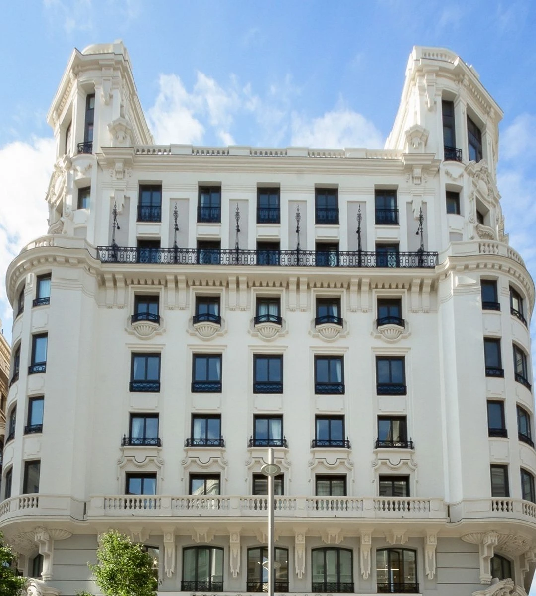 Cristiano Ronaldo szuka pracownikow do swojego hotelu oferuje atrakcyjne zarobki