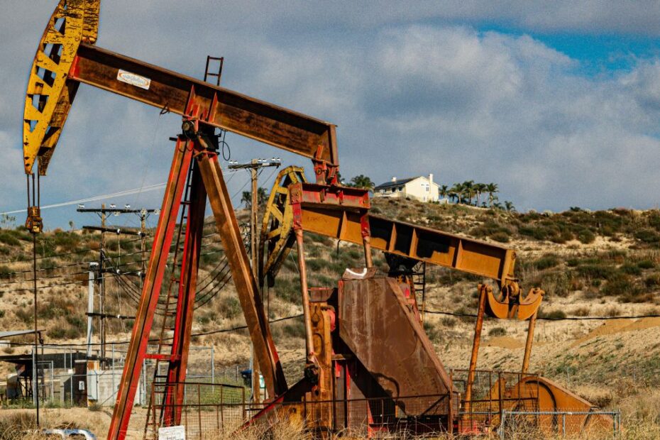 Paradoks bogactwa naftowego Foto: wydobycie ropy