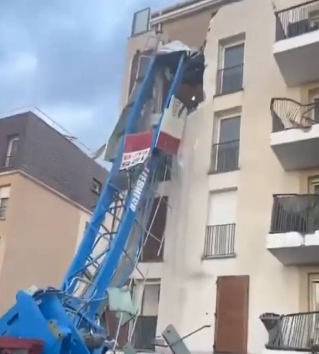 Zniszczenia po tornadzie w Ermont – przewrócone dźwigi i uszkodzone budynki