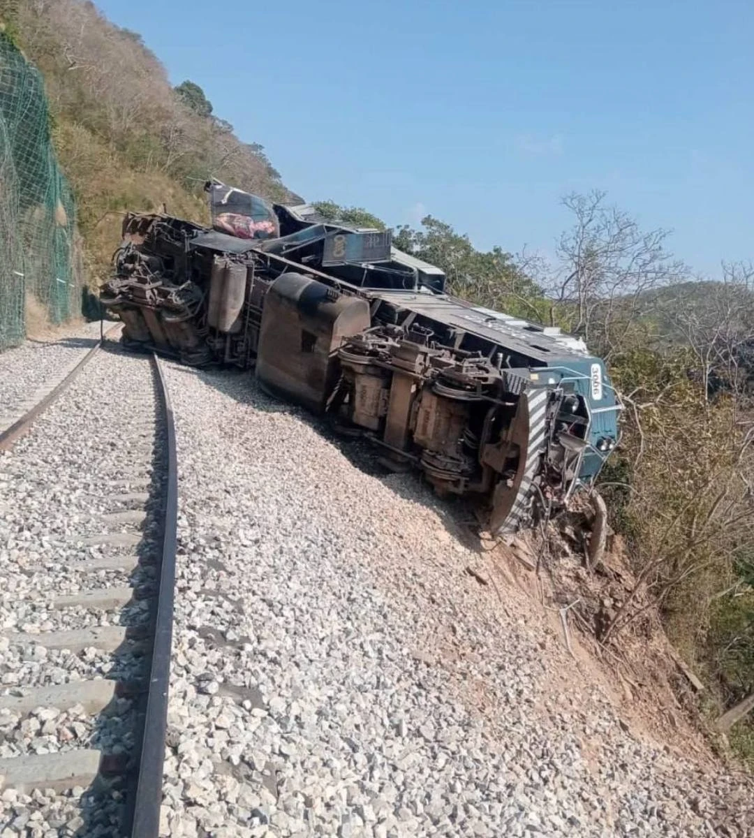 Wykolejone wagony pociągu Interoceánico w stanie Oaxaca