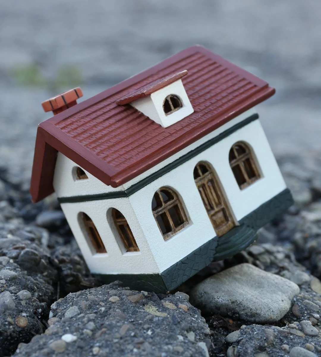 Dwa potężne trzęsienia ziemi w 48 godzin! Trzęsienie ziemi – ilustracja