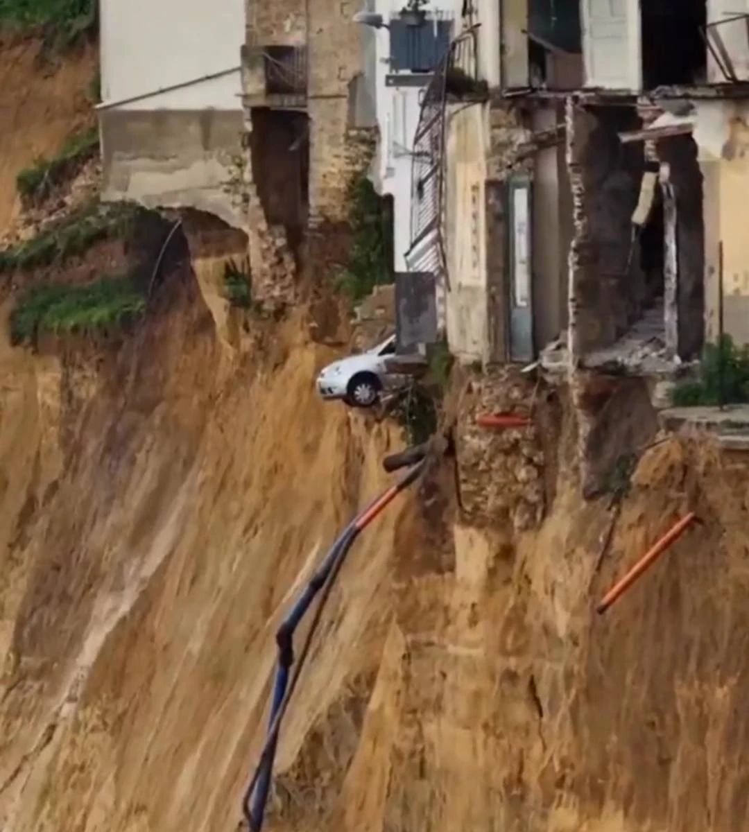 apokaliptyczne osuwisko ziemi we Włoszech