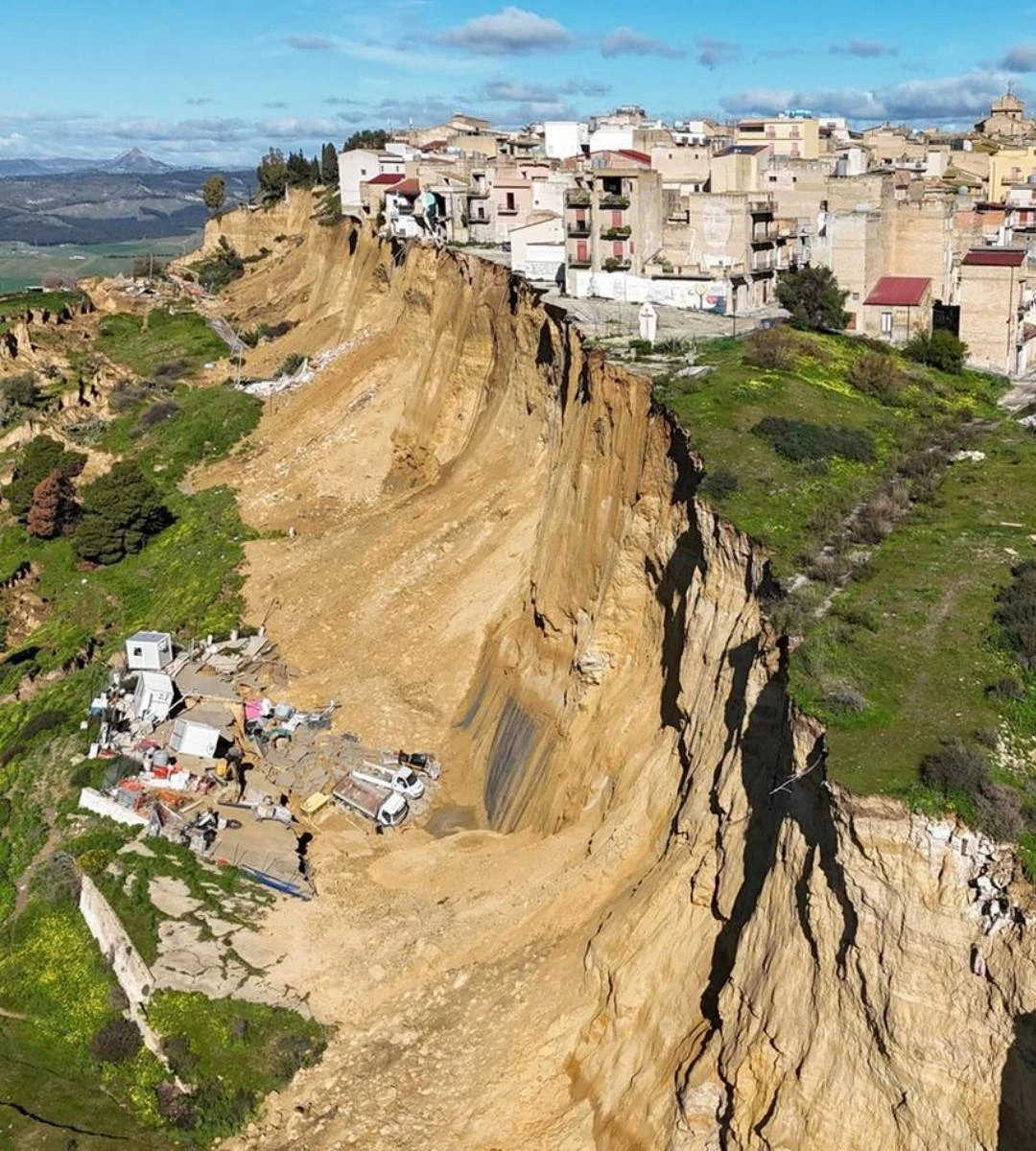 apokaliptyczne osuwisko ziemi we Włoszech